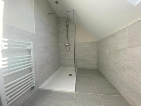 4 bed Detached for sale Image 10