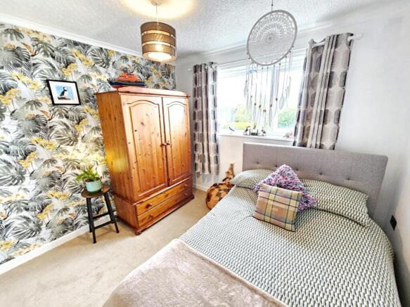 2 bed Semi-Detached Bungalow for sale Image 10