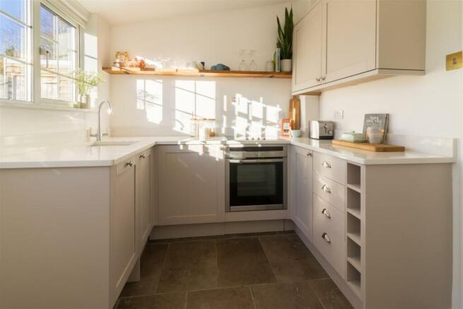 KITCHEN pic 2