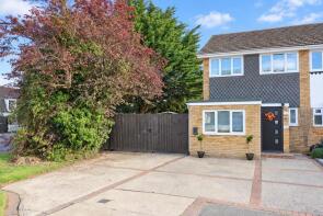 1, Garden Close, Chelmsford CM3 6BP