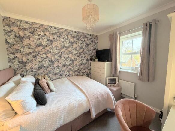 4 bed Detached for sale Image 10