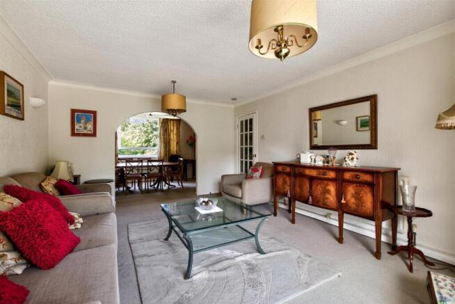 3 bed Apartment for sale Image 9