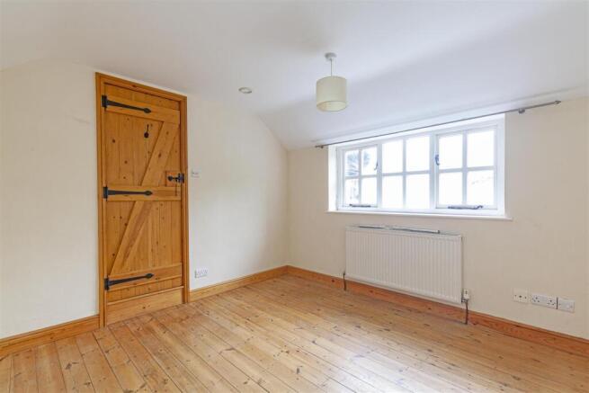 Bedroom 1-2.jpg