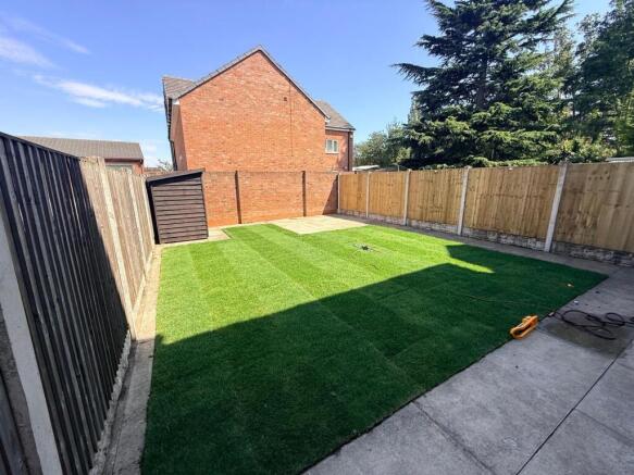 4 bed Detached to rent Image 4