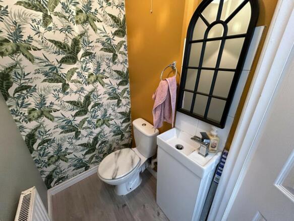 Cloakroom/wc