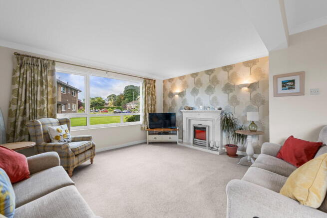 2 bed Ground Flat for sale Image 3