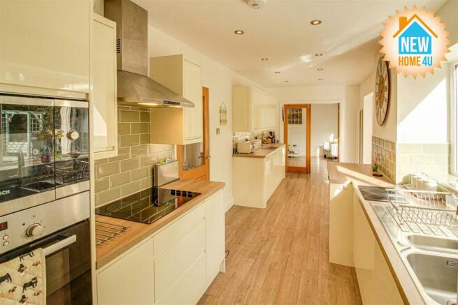 KITCHEN: