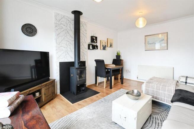 2 bed Semi-Detached Bungalow for sale Image 7