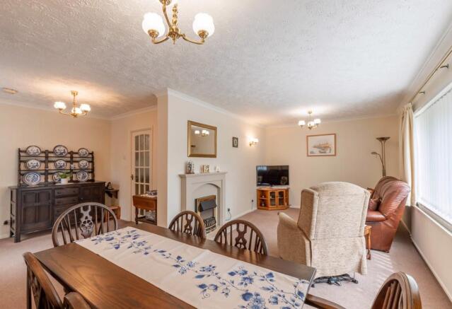 Living Room/Dining Room 