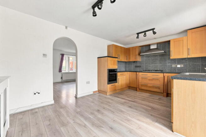 3 bed Semi-Detached for sale Image 9