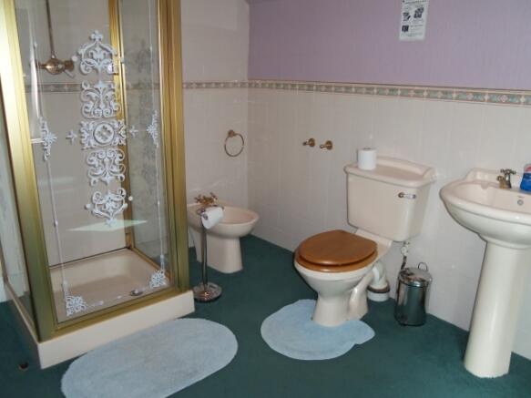 Upper Shower Room
