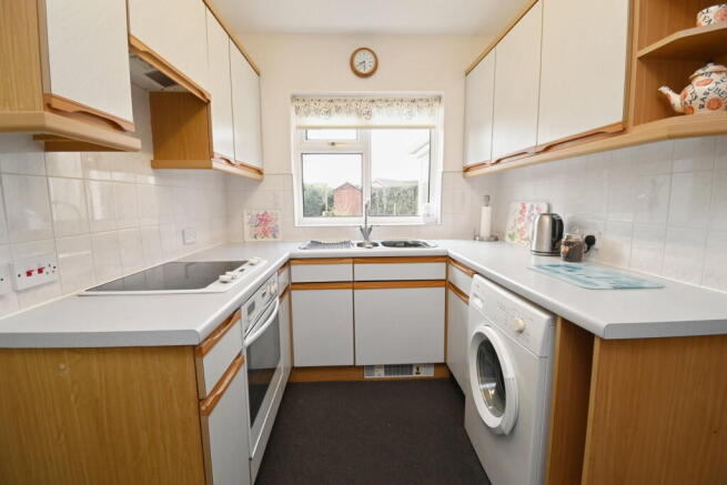 2 bed Detached Bungalow for sale Image 7