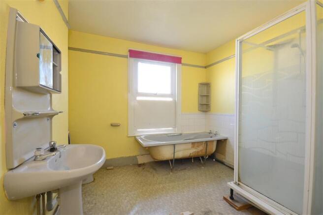 B athroom
