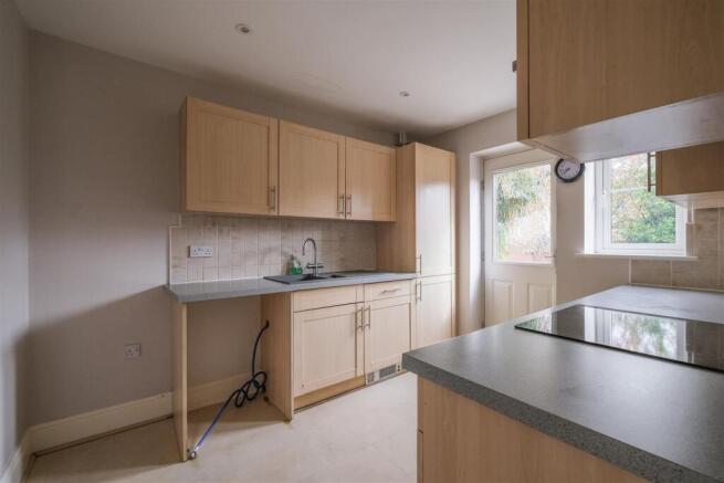3 bed Town House for sale Image 7
