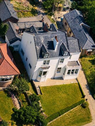 7 bed Detached for sale Image 10