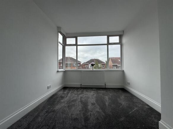 3 bed Semi-Detached to rent Image 4