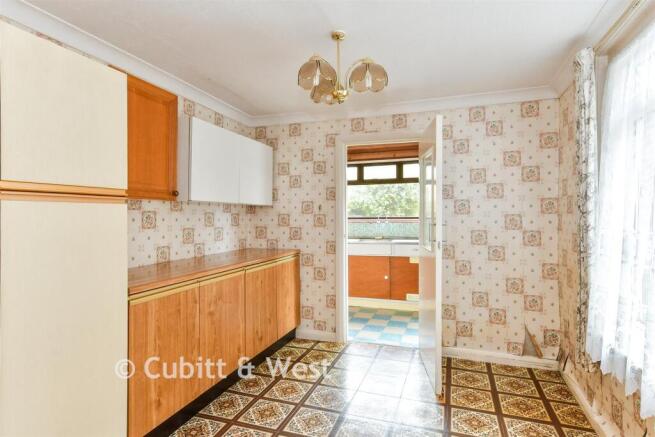 Kitchen/ Breakfast Room