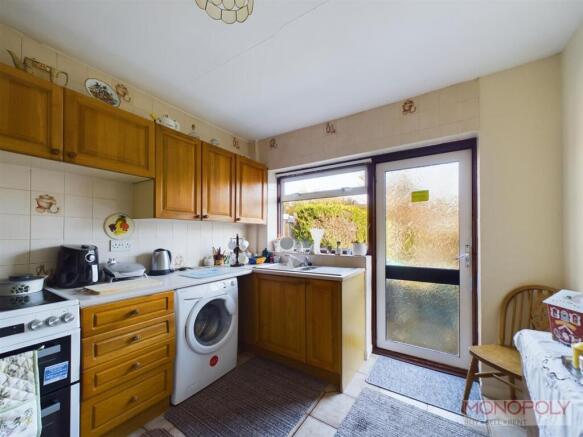 Redland Close, Gresford, LL12 photo 4