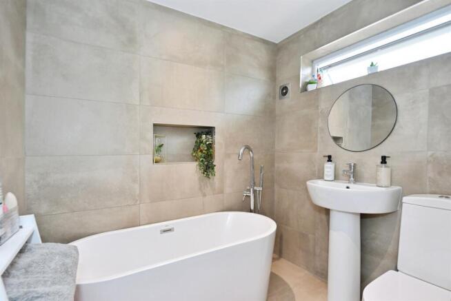 3 bed Semi-Detached for sale Image 10