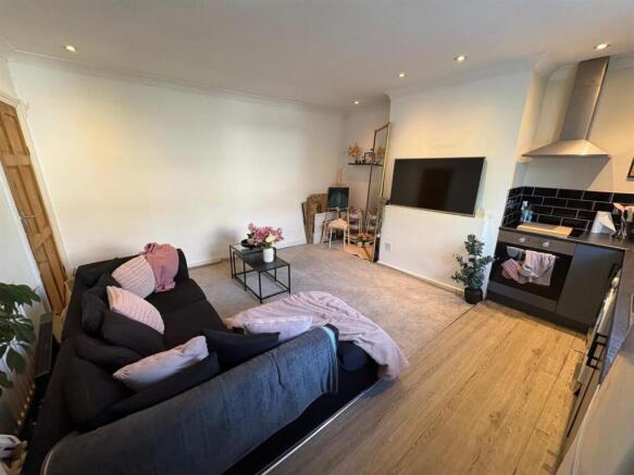 1 bed Terraced for sale Image 5