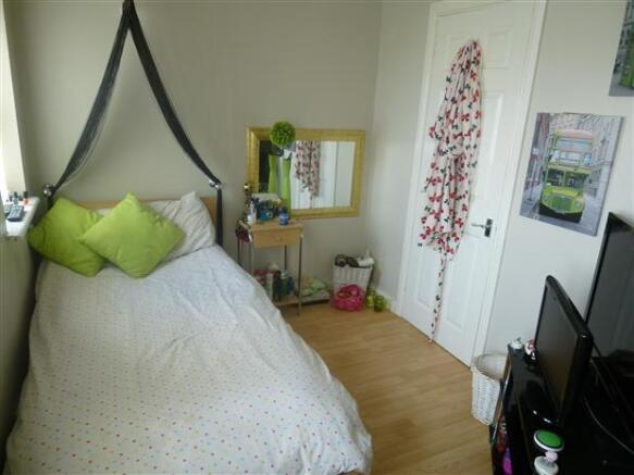 BEDROOM 2