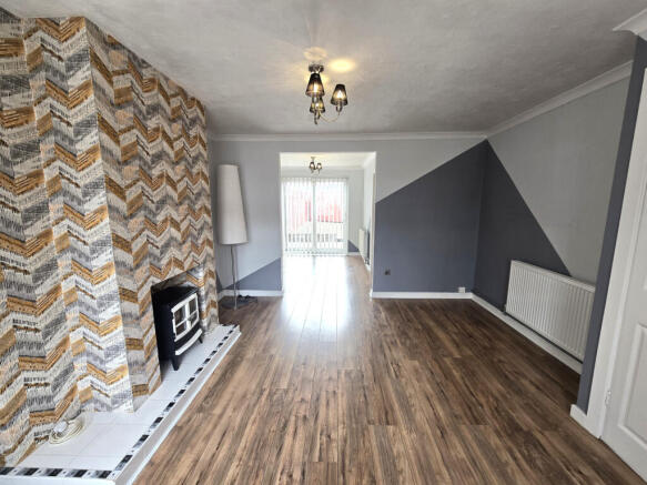 3 bed Semi-Detached to rent Image 4