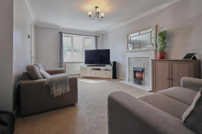 Lounge to front