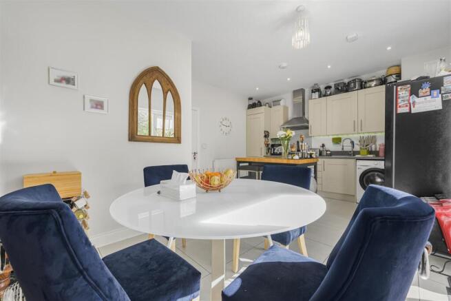 2 Burlington Mews, Datchet, Slough SL3 9EE6.JPG