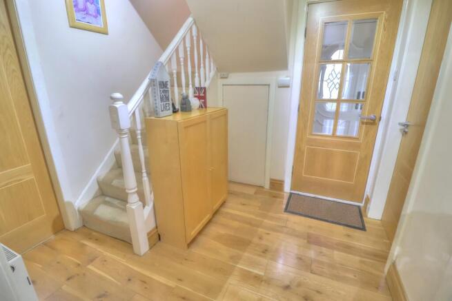 4 bed Detached for sale Image 8