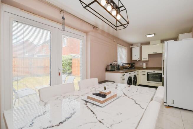3 bed Detached for sale Image 9