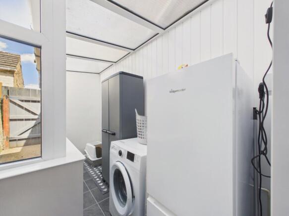 2 bed Terraced for sale Image 6