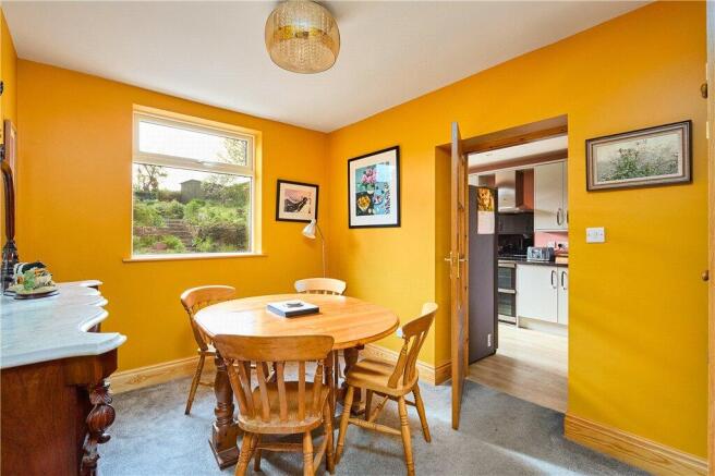 4 bed Semi-Detached for sale Image 11