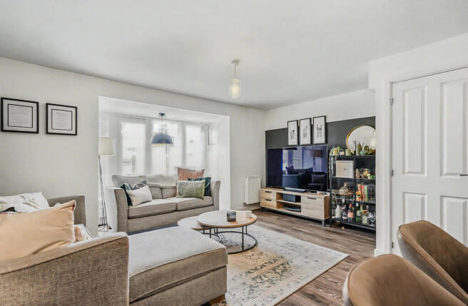 4 bed Semi-Detached for sale Image 6