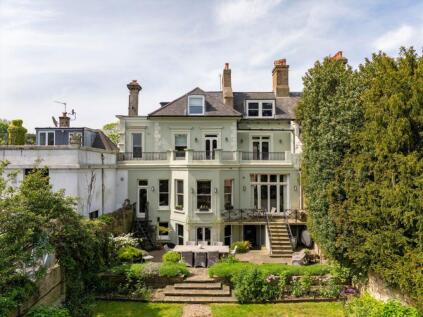 Strawberry Vale, Strawberry Hill