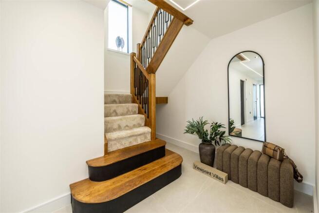 4 bed Detached for sale Image 12