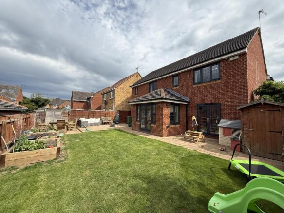 4 bed Detached for sale Image 4