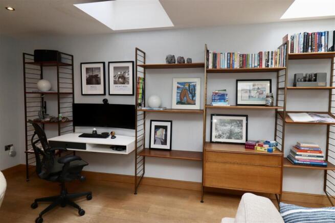 3 bed Terraced for sale Image 4