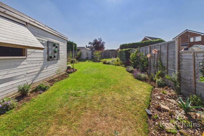 3 bed Semi-Detached for sale Image 6