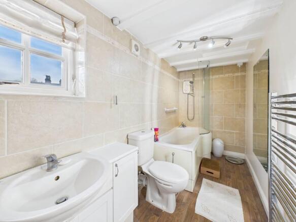 3 bed Terraced for sale Image 10