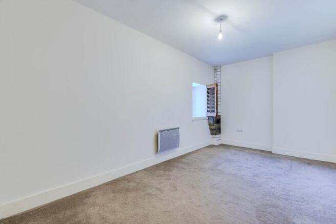 2 bed Flat for sale Image 9