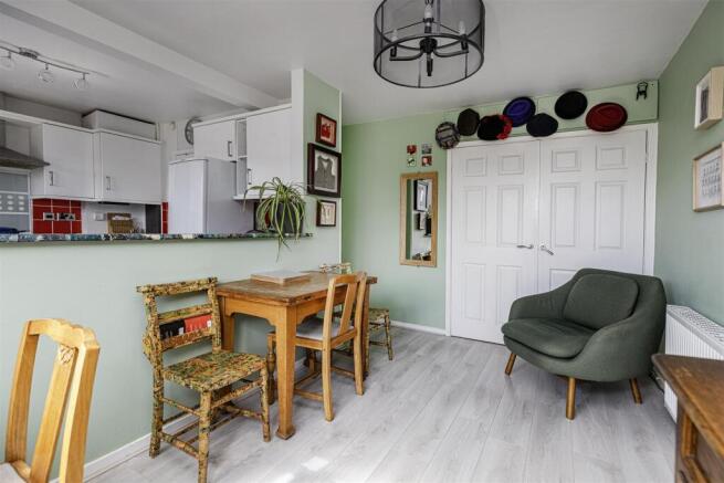 3 bed Semi-Detached Bungalow for sale Image 11