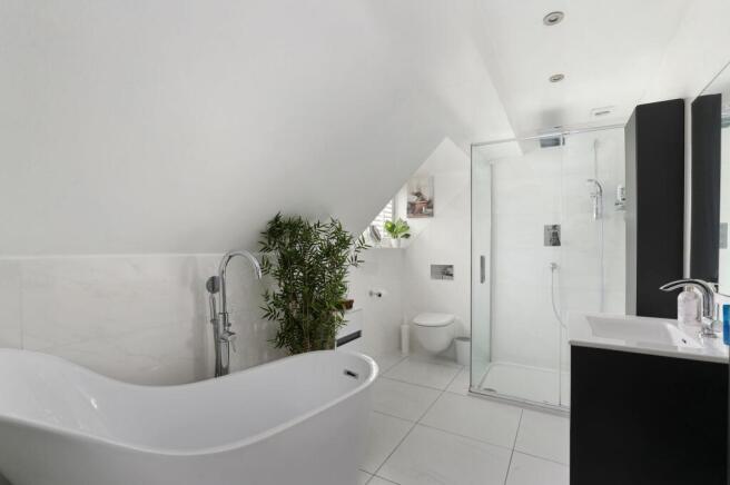 En-suite Bath & Shower Room
