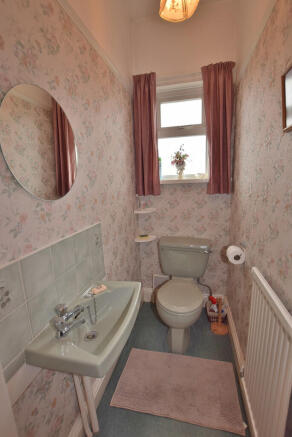 4 bed Detached for sale Image 8