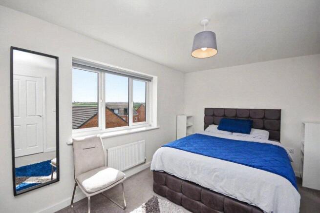 4 bed Semi-Detached for sale Image 7
