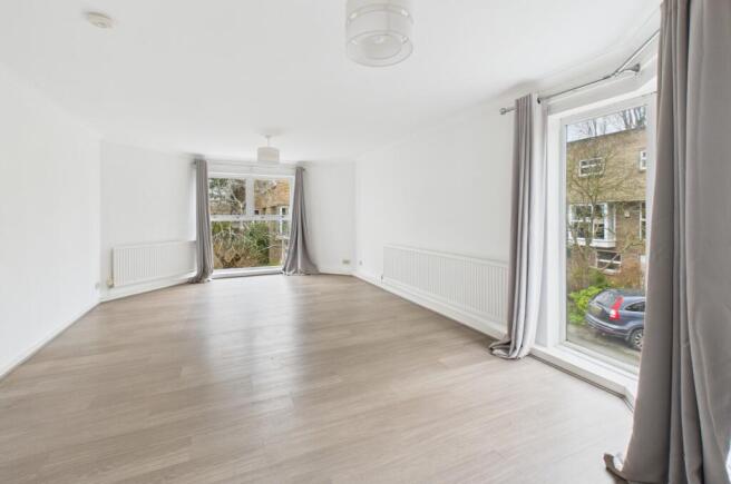 CAM02545G0-PR0551-STILL008