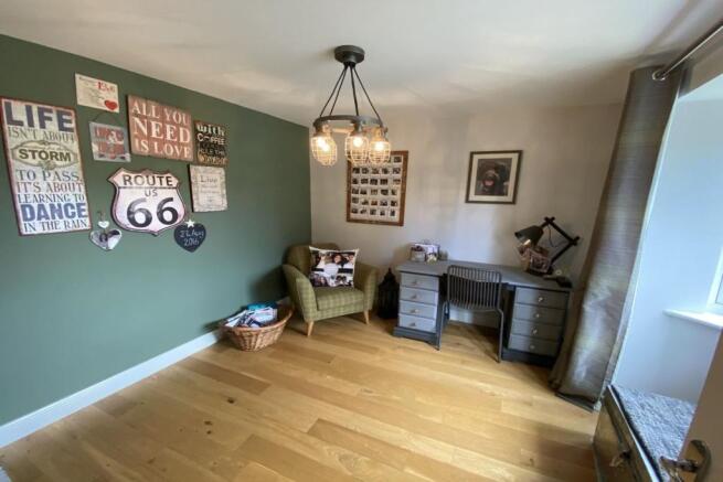 Photo 8