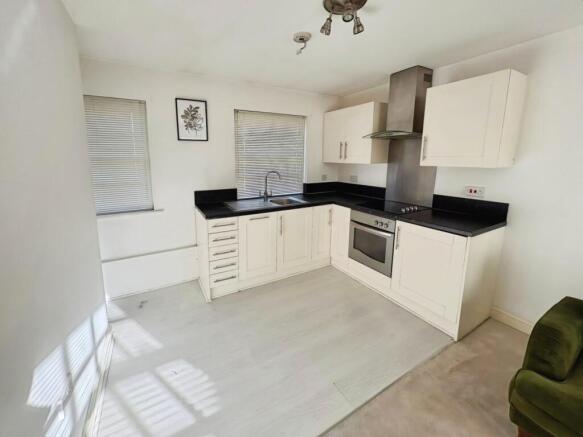 2 bed Flat for sale Image 8