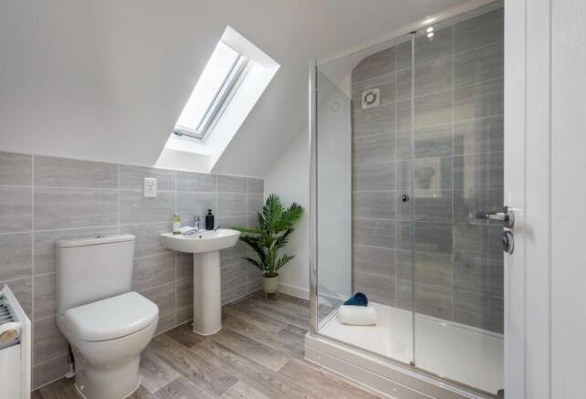 4 bed Detached for sale Image 8