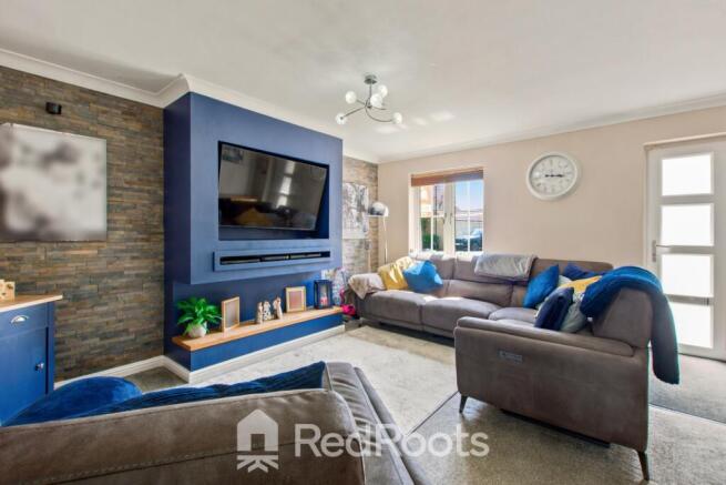 3 bed Semi-Detached for sale Image 12