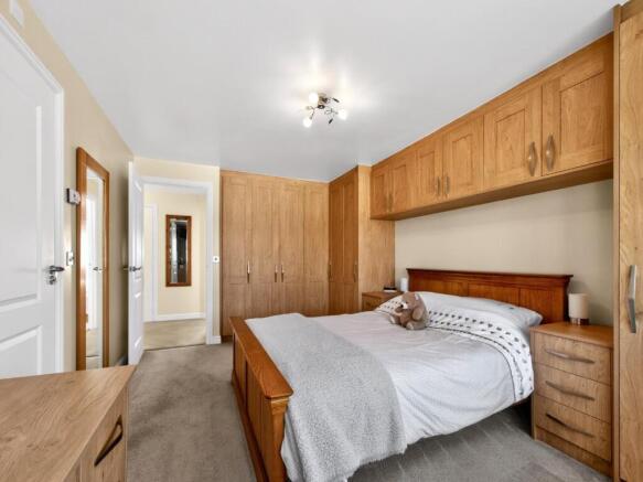 4 bed Detached for sale Image 11